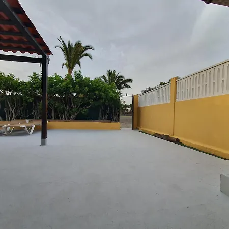 Nelidas Pri. Bungalow Pool & Wifi Free.