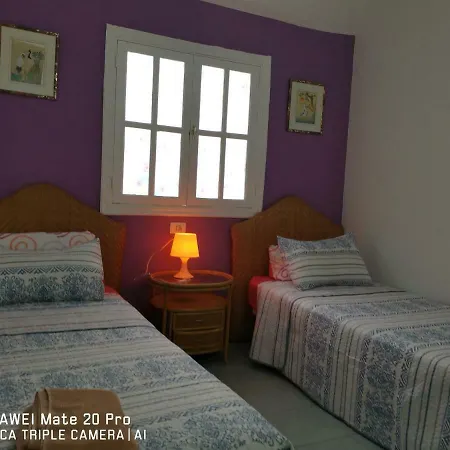 Сasa de vacaciones Nelidas Pri. Bungalow Pool & Wifi Free.