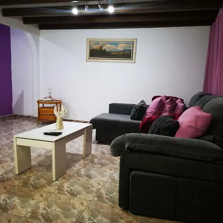 Сasa de vacaciones Nelidas Pri. Bungalow Pool & Wifi Free.