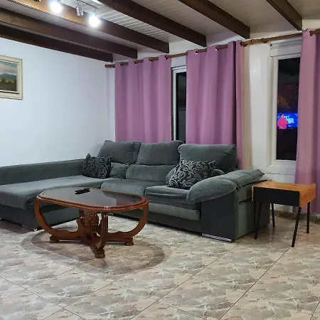Nelidas Pri. Bungalow Pool & Wifi Free. Holiday home *